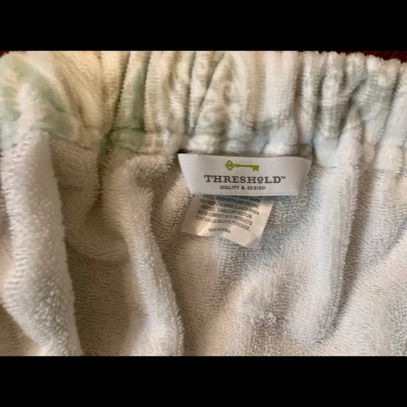 Post shower wrap. - Picture 2 of 6